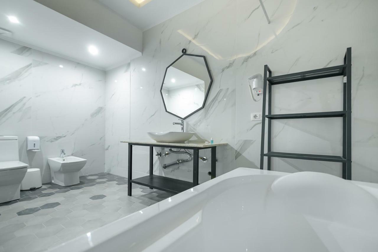 Barba Boutique Hotel Korce Exterior foto